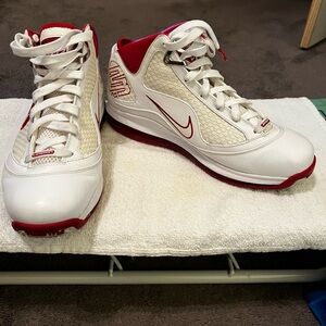 Nike LeBron 7 NFW (No Flywire). Preowned. Size 13.